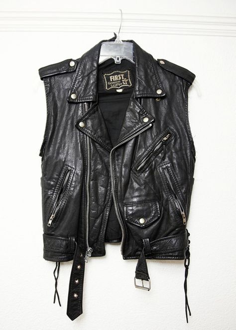 must have Leather Biker Vest, Black Leather Vest, Biker Vest, Biker Chic, Rocker Style, Biker Leather, Mode Inspo, Leather Vest, Dieselpunk