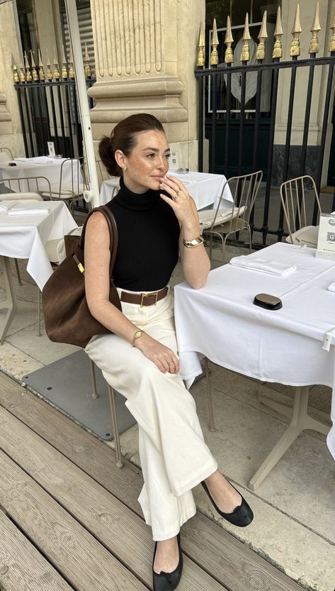 Cool Black Outfits, Cream Trousers Outfit, Old Money Winter, Kelsey Simone, Ny Outfits, Timeless Outfits, Black Outfits, Cute Fall Outfits, Feminine Outfit