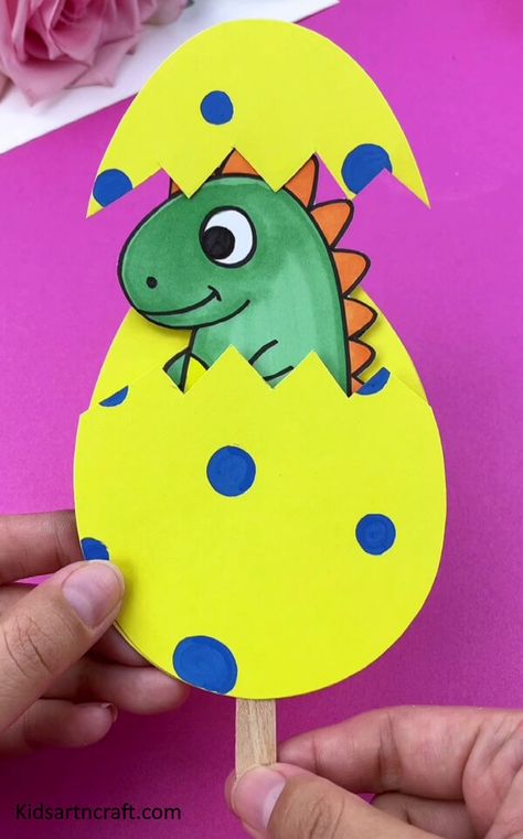 DIY Hatching Baby Dinosaur Craft Using Popsicle Stick - Kids Art & Craft Hatching Dinosaur Egg Craft, Egg Hatching Craft, Dinosaur Puppet Craft, Stick Puppets For Kids, Popsicle Stick Puppets, Dinosaur Crafts Kids, Dinosaur Crafts Preschool, Dino Craft, Dinosaur Craft