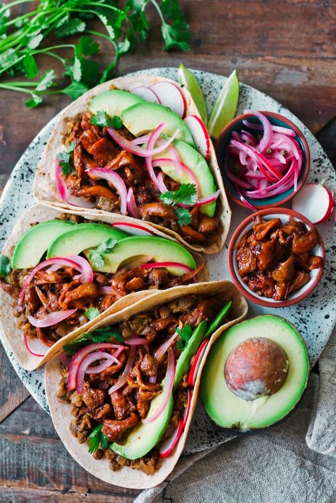 Vegan BBQ Pulled Lion's Mane Mushroom Tacos Lions Mane Mushroom Recipe, Mushroom Recipes Vegan, Vegan Pulled Pork, Wfpb Diet, Mushroom Tacos, Lion's Mane Mushroom, Mushroom Recipe, Lions Mane, Out On A Limb