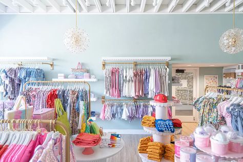 Childrens Boutique Ideas, Teen Stores, Formal Clothes, Retail Boutique, Clothing Displays, Boutique Decor, Textile Company, Opening A Boutique, Clothing Retail