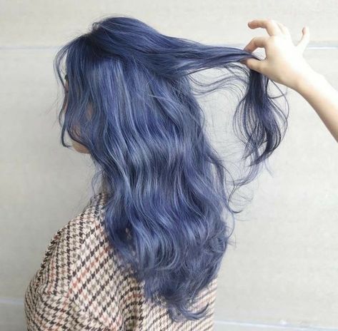 ꒰🌿꒱ 爱⁷ Dark Periwinkle Hair, Dusty Blue Hair, Periwinkle Hair, Mode Purple, Short Grunge Hair, Hair Color Pastel, Hair Color Purple, Short Hair Color, Hair Color Blue