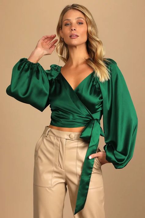 Green Silk Blouse Outfit, Emerald Green Top Outfit, Wrap Top Outfit Classy, Satin Tops Blouses Classy, Satin Top Outfit Classy, Wrap Top Outfit, Silk Top Outfit, Satin Top Outfit, Satin Top Blouses