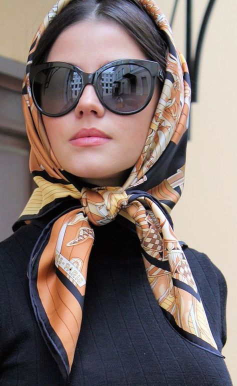 10 ways to wear a scarf for summer - Tabitha Dumas. Check out unique illustrative silk scarves to add to your wardrobe.  mila-such.com Hijab Stile, Estilo Hijab, Head Scarf Tying, Hair Scarf Styles, Head Scarf Styles, Ways To Wear A Scarf, How To Wear A Scarf, Scarf Outfit, Wearing Sunglasses