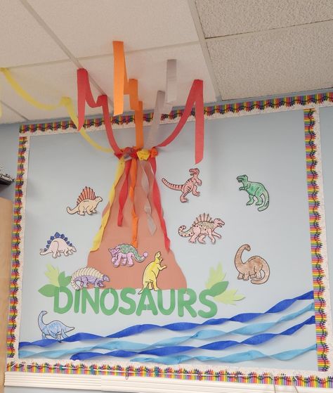 Dinosaur Display Board, Dino Bulletin Board, Dinosaur Decorations For Classroom, Dinosaur Door Decorations Classroom, Dinosaur Classroom Door, Dinosaur Classroom Theme, Dinosaur Door Decoration, Dinosaur Bulletin Board Ideas, Dinosaur Classroom Theme Decor