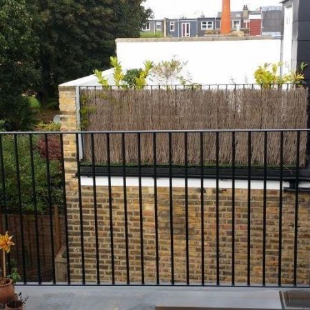 Balcony Railings & Balustrade In London | Titan Forge Ltd Iron Railings Outdoor, Iron Balcony Railing, Patio Stairs, Balcony Railings, Juliette Balcony, Steel Balustrade, Patio Railing, Balkon Decor, Railings Outdoor