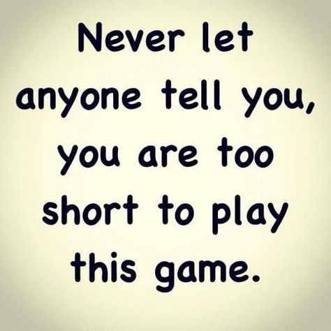 Inspirational Volleyball Quotes, Volleyball Jokes, Volleyball Motivation, Volleyball Problems, Balls Quote, Basketball Shorts Girls, Volleyball Memes, Volleyball Setter, Athlete Quotes