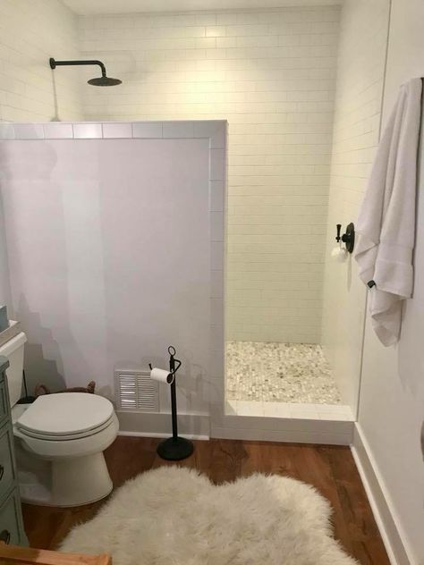 Farmhouse basement remodel walk in shower no door marble tile subway tile Future Bathroom, Small Shower, Arizona House, Bathroom Shower Design, Tile Remodel, Master Shower, Tiny House Bathroom, Diy Shower, Air Bnb