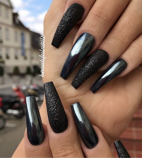 black chrome coffin nails Black Chrome Nails, Popular Nail Art, Chrome Nail Art, Chrome Nails Designs, Black Nail Art, Black Nail Designs, Ballerina Nails, Popular Nails, New Year's Nails