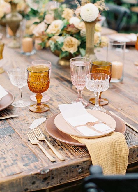 Pretty Ways to Dress Up Your Wedding Reception Tables 1 - Fab Mood | Wedding Colours, Wedding Themes, Wedding colour palettes Colour Wedding Decor, Wedding Colour Palettes, Fab Mood, Colorful Weddings, Vineyard Weddings, Beautiful Wedding Centerpiece, Vibrant Wedding, Yellow Table, Wedding Colours