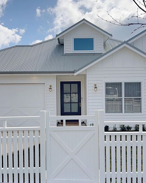 Exterior 🤍 Roof: #colorbond #Windspray Exterior paint: #dulux Snowy Mountains Half Front door: Dulux Domino #custom #newhome… | Instagram White Weatherboard House, Farmhouse Facade, Country House Exterior, Colorbond Roof, Timber Garage, Weatherboard House, Victorian Exterior, White Exterior Houses, Three Birds Renovations