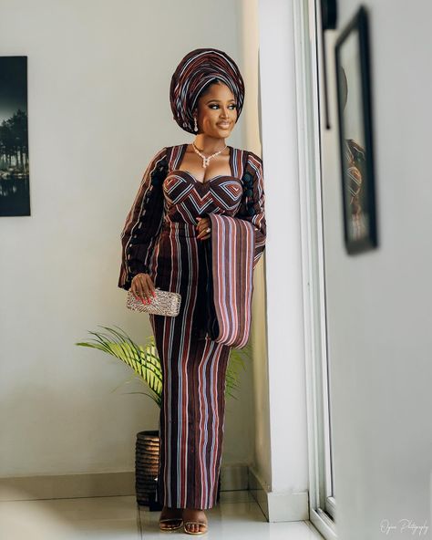 Yoruba Bride ~ Nigerian wedding Yoruba Yoruba Photoshoot, Gown Dress For Women, Wedding Asoebi, Picture Mood, Lace Gown Dress, Hausa Bride, Nigerian Wedding Dresses Traditional, Aso Ebi Dresses, Yoruba Bride