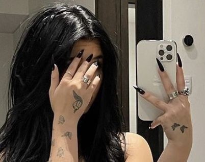 Miss U, Nessa Barrett, I Miss U, Black Hair, Audio, Mirror, Tattoos, Nails, Hair