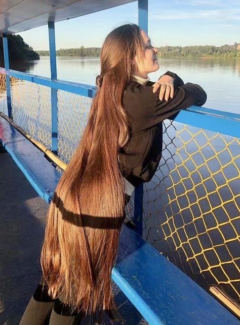 Follow @womenwithbeautifulhair and get more of the good stuff by joining Tumblr today. Dive in! Long Silky Hair, Really Long Hair, Long Hair Color, Long Red Hair, Cut Her Hair, Peinados Fáciles Para Cabello Corto, Long Brown Hair, Super Long Hair, Trending Hairstyles