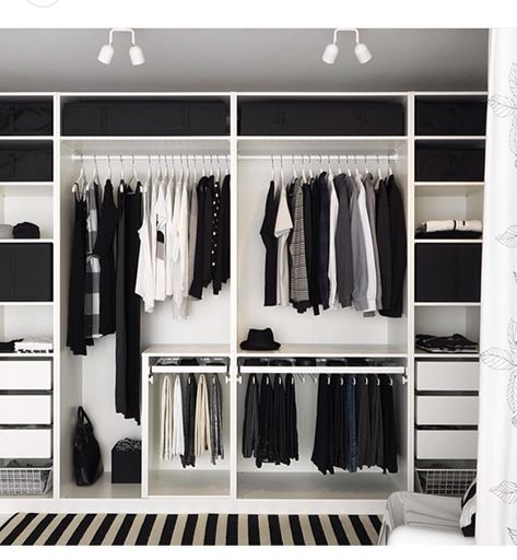 19 Photos That'll Make You Sing, "I'm Cleaning Out My Closet" Dressing Pax, Dressing Ikea, Ideas Armario, Ikea Closet Organizer, Master Closet Organization, Ikea Closet, Wardrobe Bedroom, Walking Closet, Doors Ideas