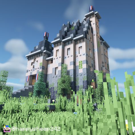 A beautiful little chateau inhabited by a noble French gentleman on the wide French countryside! Minecraft French Chateau, Minecraft Chateau, Cottage Palette, Minecraft Farmhouse, Minecraft Kingdom, French Castle, Minecraft Mansion, Minecraft Structures, Minecraft Pictures