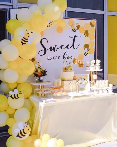 Sweet As Can Bee, Bee Birthday Party, Creative Baby Shower, Bumble Bee Baby Shower, Bee Party, Bee Birthday, Baby Shower Decorations For Boys, Bee Baby Shower, Baby Shower Decor