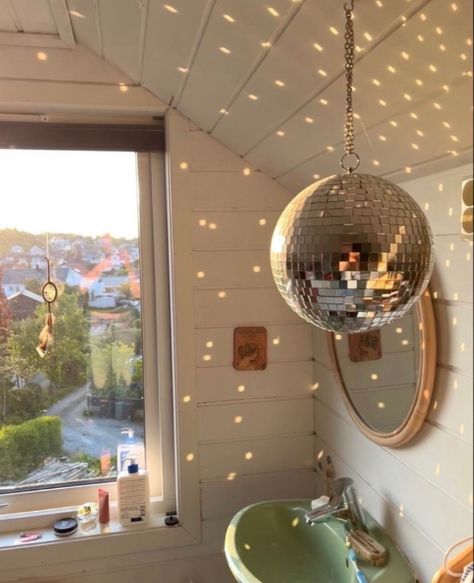 Window In Kitchen, Room Decor Tips, Downtown Girl Aesthetic, College Room, Room Goals, Pretty Room, Downtown Girl, House Room, Cozy Room