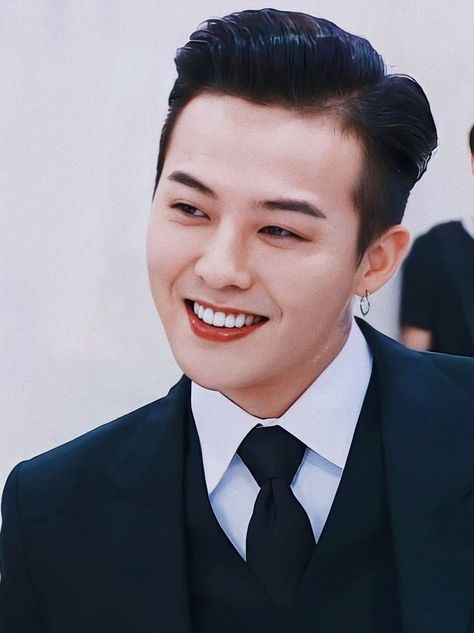 Gdragon Smile, G Dragon Hairstyle, G Dragon Fashion, Gd Bigbang, Bigbang G Dragon, Asian Man, Ji Yong, Big Crush