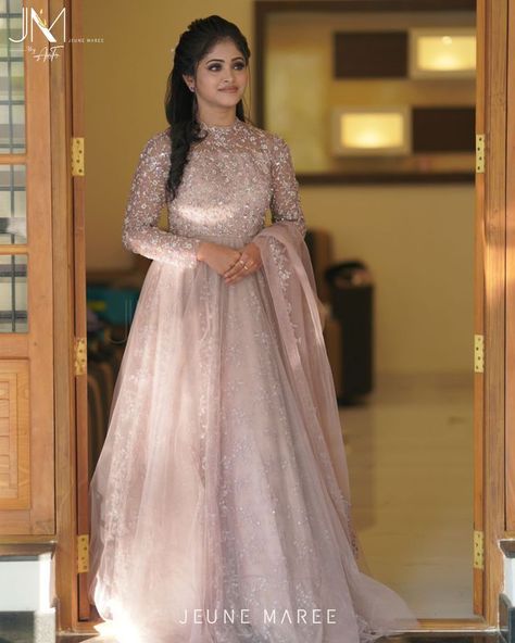 Engagement One Piece Dress Indian, One Piece Reception Dress Indian, Long Frocks For Wedding Reception, Long One Piece Dress Indian Wedding, Engagement Lehenga Indian Simple, Indian Wedding Gowns Engagement, Kerala Christian Engagement Dress, Engagement Gowns Indian Brides Outfit, Engagement Anarkali