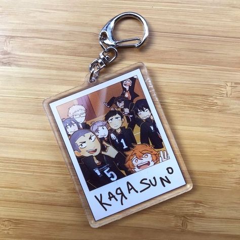 Karasuno Team, Haikyuu Memes, Promise Neverland, Anime Jewelry, Haikyuu Karasuno, Keychain Charm, Anime Accessories, Anime Merch, Anime Crafts