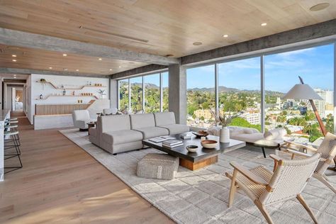 Jason Oppenheim House, Hollywood Penthouse, Jason Oppenheim, Built In Bar, Money Machine, Luxury Penthouse, Smart Home Technology, Home Technology, Outdoor Deck