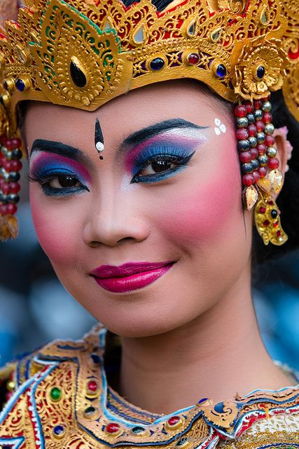 0513 Bali | Flickr - Photo Sharing! Belly Dancing Classes, Indonesian Art, We Are The World, Many Faces, World Cultures, People Of The World, Just Smile, Interesting Faces, World Of Color