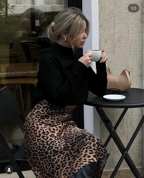 Long Cheetah Skirt, Long Cheetah Skirt Outfit, Cheetah Skirt Outfit, Alicia Keys Hairstyles, Fashion Girlies, Chic Fall Outfit, Cheetah Print Skirt, Cheetah Skirt, Fall Chic