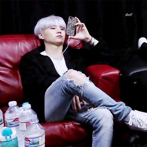 Holding Phone, Min Yoongi Bts, Korean Boy, I Love Bts, Min Suga, Bts Members, Bts Yoongi, Daegu, Shut Up