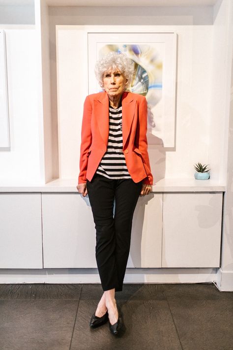 If you’re over 60, now is the perfect time to create a capsule wardrobe because it’s an easy way to ensure your wardrobe stays modern and flattering as you age. #fashion #lifestyle #LizFlynn #minimalism #shoppingtips Core Wardrobe Over 50, Capsule Wardrobe For Retiree, Capsule Wardrobe For Over 60 Years Old, Senior Women Over 60 Fashion, Capsule Wardrobe Over 60 Casual, Over 60 Fashion Petite, 60 Fashion Woman, 60’s Outfits, Fashion For Women Over 60 Outfits