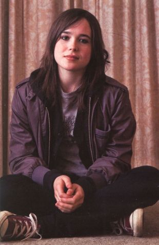 ellen page members only jacket Elle Page, Elliot Page, Beyond Two Souls, Ellen Page, Members Only Jacket, Members Only, Tomboy Fashion, Girl Crushes, Film Serie