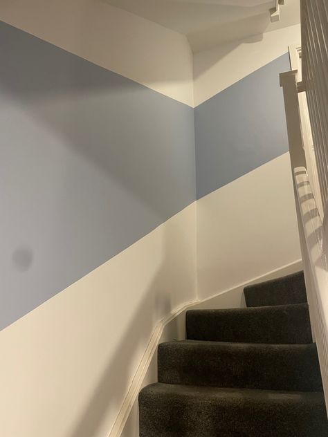 Staircase Wall Decor, Bedroom Color Combination, Staircase Wall, Home Stairs Design, Home Board, House Stairs, Hallway Decorating, Stairs Design, Bedroom Colors