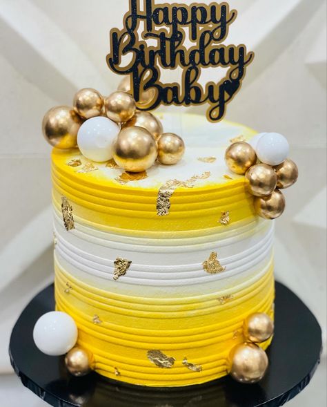 Yellow Cakes Decoration, Catering Outfit, Caramel Cake Decoration, Birthday Cake For Mum, Yellow Cakes, Cake Designs For Girl, Birthday Cake For Husband, Cake Recepies, Cake For Husband