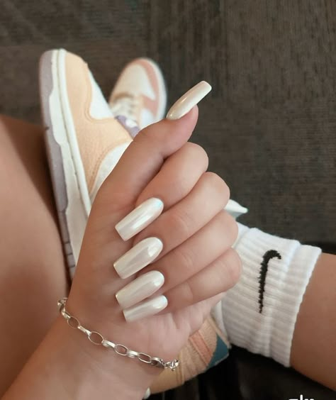 Metalic White Nail, Nails White Metallic, Chrome White Square Nails, Long White Chrome Nails, Vanilla Chrome Nails Square, White Nails Crome, White Crome Nails French Tip, White Chrome Acrylics, White Chrome Powder Nails