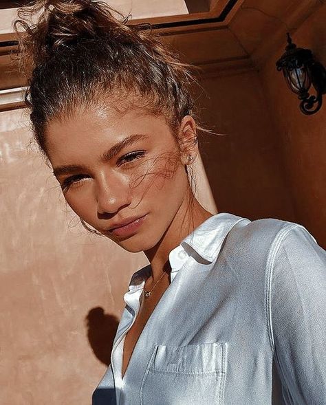 Icon Celebrities, Zendaya Pictures, Zendaya Aesthetic, Zendaya Euphoria, Zendaya Hair, Zendaya Maree Stoermer Coleman, Zendaya Style, Hottest Male Celebrities, Edit Aesthetic