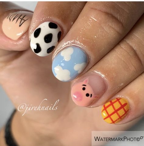 Pixar Nails Short, Jessie Nails Toy Story, Toy Story Gel Nails, Simple Toy Story Nails, Gel Disney Nails, Ratatouille Nails, Disney Nail Art Designs, Summer Disney Nails, Classy Disney Nails