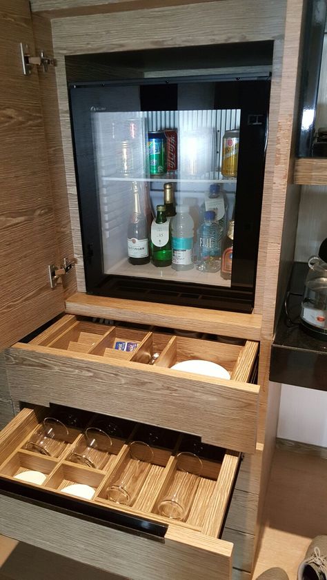 Hidden Bar In Bedroom, Minibar Bedroom, Hotel Room Mini Bar, Bedroom Minibar, Minibar Ideas, Minibar Design, Servers Furniture, Mini Pantry, Hotel Minibar