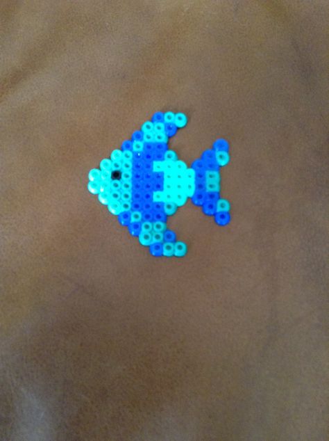 Perler bead fish Fish Perler Beads Pattern, Perler Bead Fish Bowl, Perler Bead Patterns Sea Turtle, Perler Fish Pattern, Perler Bead Patterns Fish, Beach Perler Bead Patterns, Fish Hama Beads, Ocean Perler Beads, Fish Perler Bead Patterns