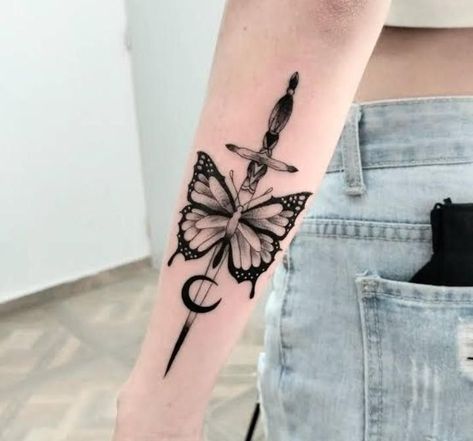 Butterfly And Swords Tattoo Meaning, Borboleta Tattoo, Butterfly Tattoo Stencil, Serpent Tattoo, Ear Tattoo Ideas, Ear Tattoos, Mini Tattoo, World Wide Web, Tattoo Stencil