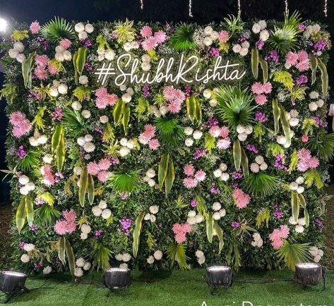 Selfie Booth Decoration, Selfie Corner Ideas For Wedding, Selfie Decoration Ideas, Selfie Booth Ideas Wedding, Selfie Point Decoration Wedding, Engagement Photobooth, Selfie Corner, Haldi Shoot, Selfie Point