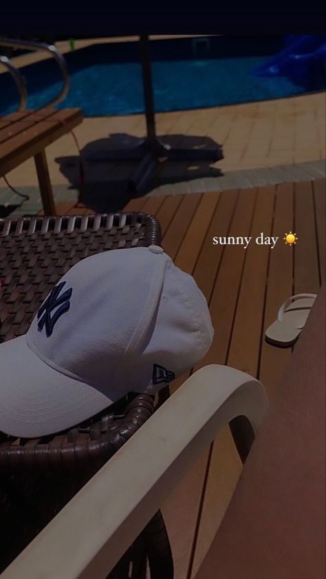 Pool Day Aesthetic Instagram Story, Pool Asthetic Picture, Pool Captions, Funny Babies Dancing, Pool Photography, Beach Instagram Pictures, Summer Picture Poses, Photo Recreation, Pool Picture