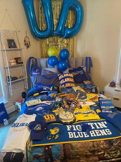 University Of Delaware Bed Party, University Of Delaware Aesthetic, Backyard Graduation Party, College Bedding, University Of Delaware, College Parties, Grad Party Decorations, Life Vision Board, Dream College