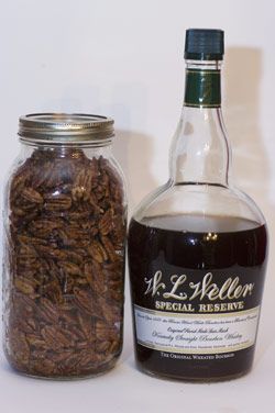 pecan bourbon - to make a pecan pie manhattan, for Barry Pecan Infused Bourbon, Cake And Pudding Recipes, Prohibition Decor, Fireball Whiskey Recipes, Infused Alcohol Recipes, Infused Spirits, How To Make Rum, Infused Bourbon, Infused Alcohol