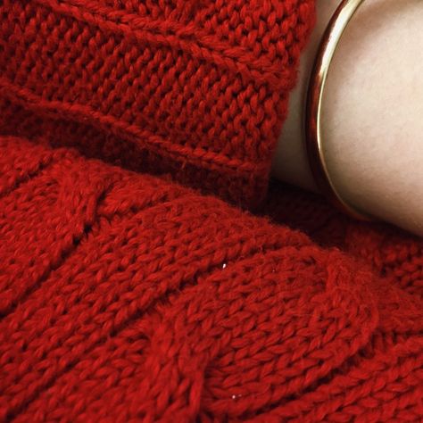 Red, red sweater aesthetic, classic, gold bracelet, Gryffindor  Instagram: lilith.eleanor Red Sweater Outfit Aesthetic, Red Sweater Aesthetic, Musa Aesthetic, Poet Aesthetic, 2025 Aesthetic, Romeo Montague, Red Sweater Outfit, Hygge Winter, Dia Kurosawa