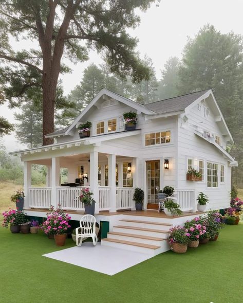 Dream Life House, Cottage Style Homes, Casa Vintage, Dream House Rooms, Tiny House Cabin, Cabins And Cottages, Cottage House Plans, Dream House Interior, Dream House Exterior