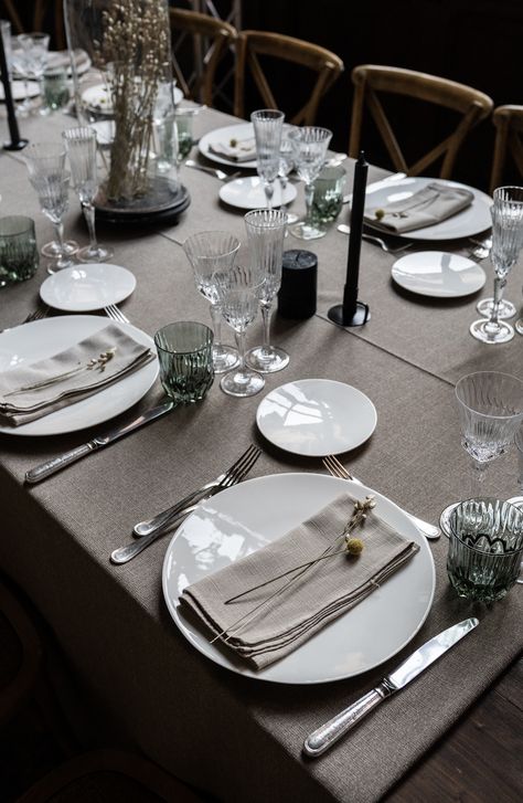 We’ve hosted a dinner and showed the new AW20 collection to our clients, agents and press in the city center of Firenze. Luxury Cutlery, Table Food, Table Set Up, City Center, Table Set, The City, Table Settings, Napkins, Table Top