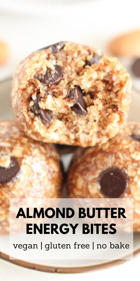 Almond Butter Energy Balls, Almond Butter Oatmeal, Vegan Energy Balls, Almond Snack, Almond Butter Recipes, No Bake Energy Bites, Energy Ball Recipe, Snack Bites, Chocolate Oats