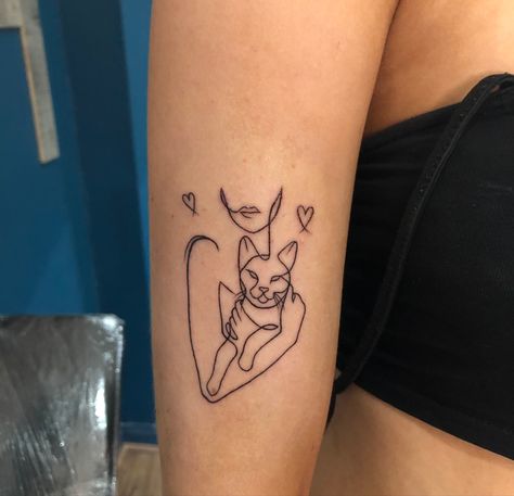 Lost Cat Tattoo, Cat Remembrance Tattoo, Tattoo Best Friends, Tats With Meaning, Neck Tattoo Women, Best Friends Tattoo, Tattoo Back Tattoo, Simple Cat Tattoo, Tattoo Ideas Minimalist