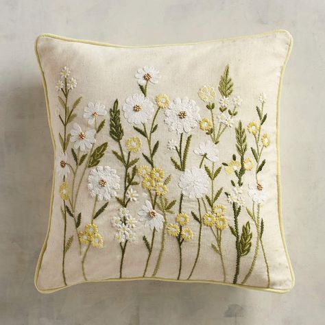 Embroidered Natural Daisies Pillow Daisy Pillows, Cushion Embroidery, Pillow Embroidery, Cushion Cover Designs, Floral Embroidery Patterns, Embroidered Cushions, Flower Pillow, Hand Embroidery Art, Pier 1 Imports