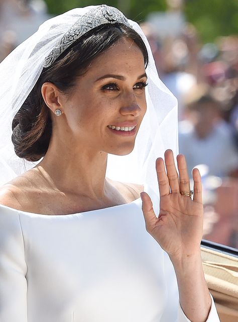 Meghan Markle Hair, Make Up Sposa, Harry And Meghan Wedding, Princ Harry, Beautiful Wedding Makeup, Meghan Markle Photos, Wedding Day Nails, Harry Wedding, Wedding Hairstyles And Makeup